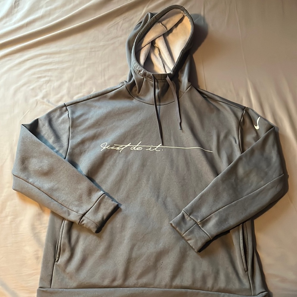 Women’s Medium Nike Hoodie